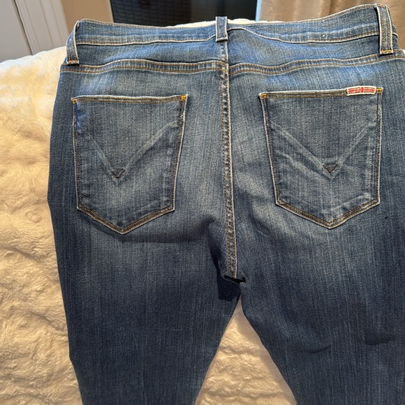 Hudson Designer Jeans Medium Wash Perfect for fall and wearing with boots! - Picture 3 of 6